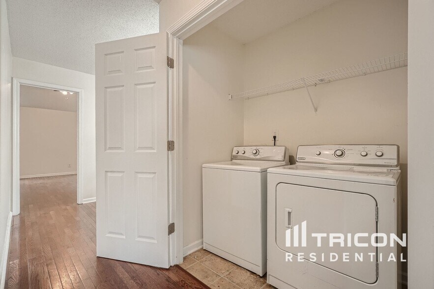 Building Photo - 6503 Grey Fox Way