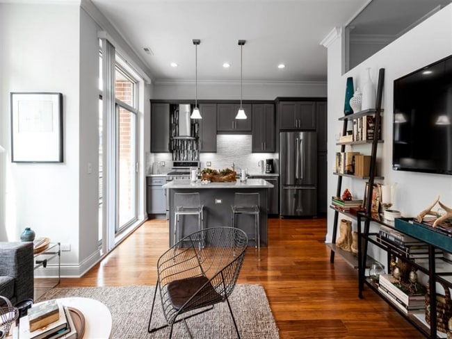 Building Photo - 838 S Wells St