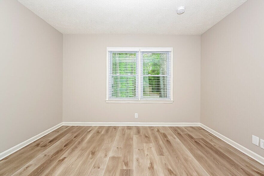 Building Photo - 185 Highland Dr