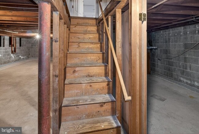 Building Photo - 764 Lakehurst Rd