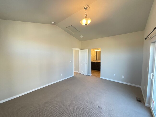 Building Photo - 2 Bedroom Home Available Near Dublin Blvd ...