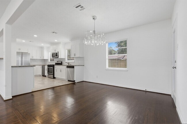 Building Photo - 10033 Whiteside Ln