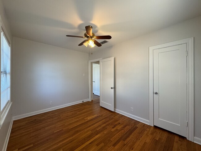 Bedroom 2 - 401 E 6th St