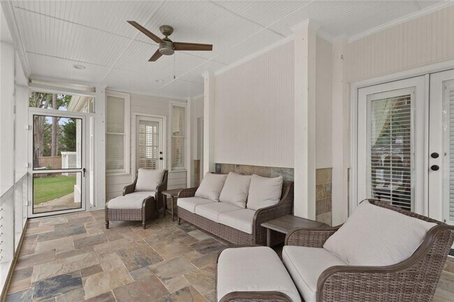 Building Photo - 415 Lyerly Pointe