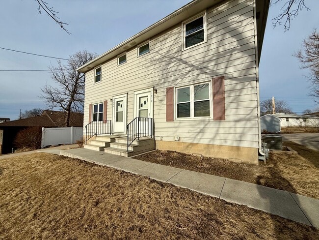 Building Photo - 912 Waterloo Rd