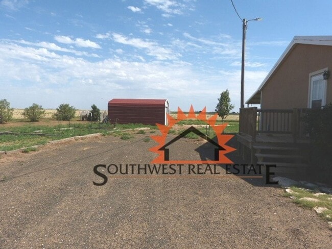 Building Photo - Country home with 3 bedroom 2 bathrooms