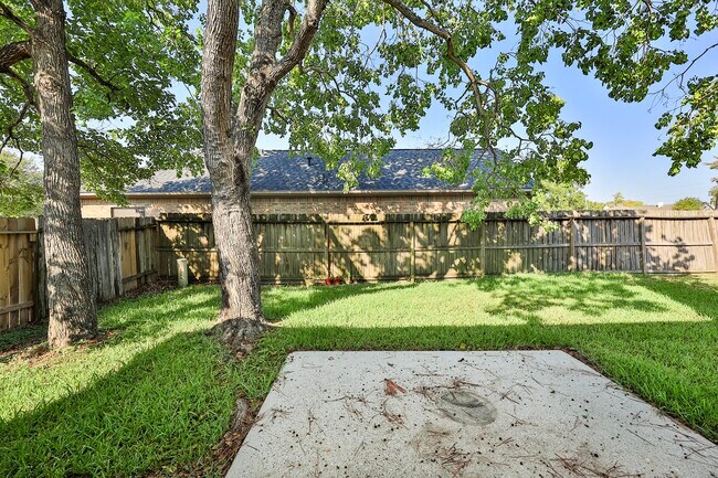 Building Photo - 19423 Arbor Pines Ln