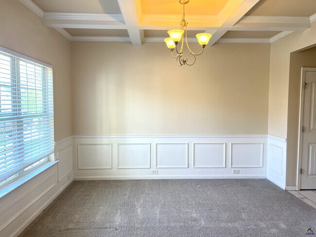 Building Photo - 807 Citrona Dr