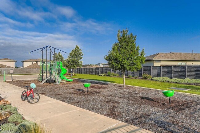 Building Photo - 112 Cupreata Ln