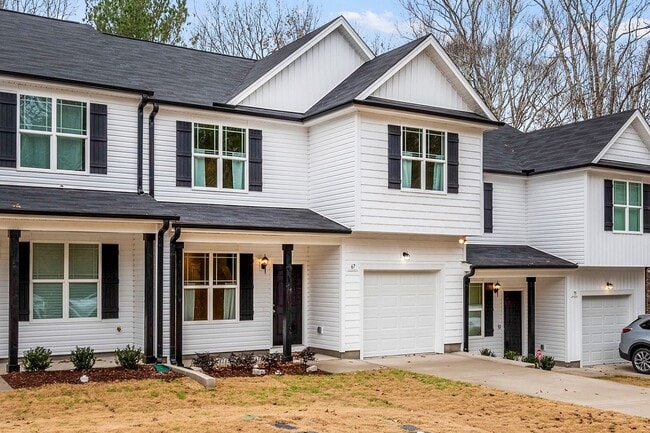 Building Photo - AVAILABLE NOW!  $500 OFF FIRST MONTH'S RENT - Wooded View! |