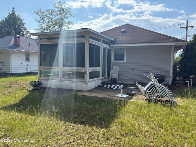 Building Photo - 45 Yellowstone Dr