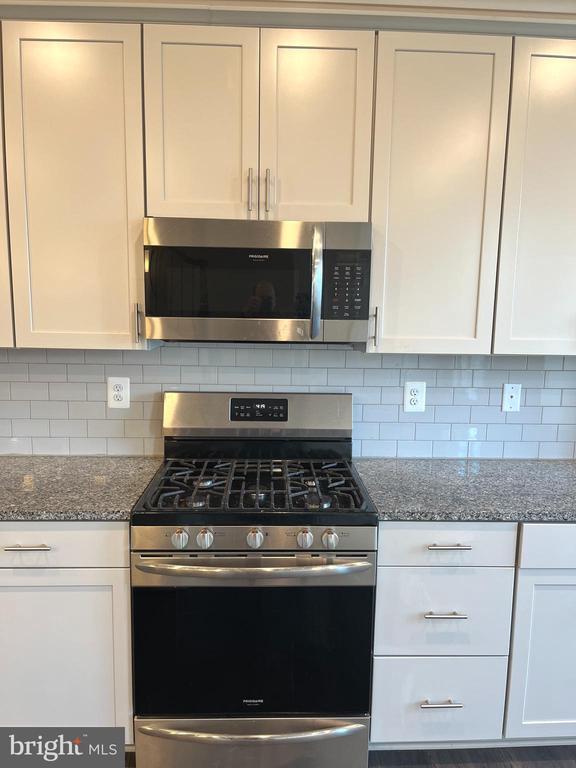 Building Photo - 7795 Barrensdale Rd