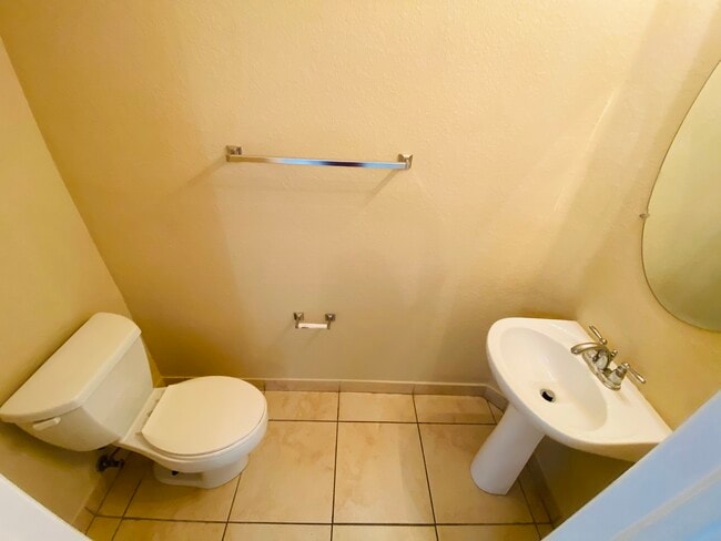Building Photo - 3538 NW 29th Ct