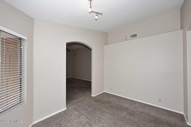 Building Photo - 4331 E Siesta Ln