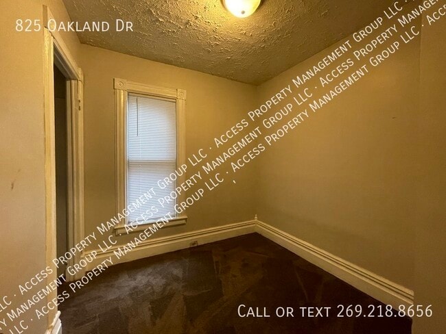 Building Photo - 3 bed home for rent Oakland Drive, Kalamazoo!