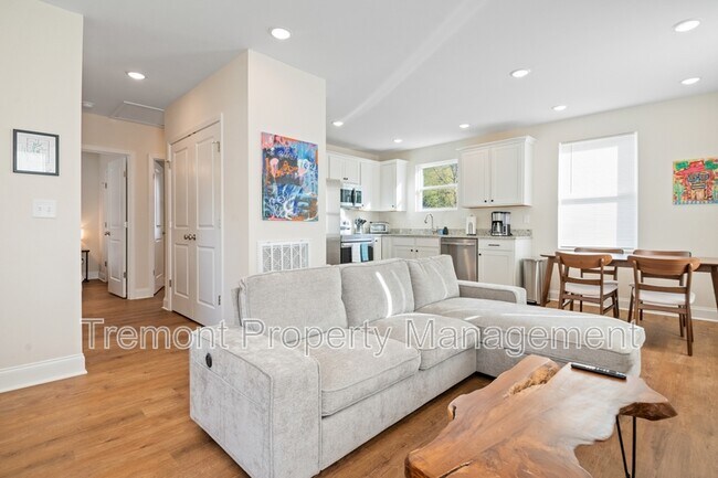 Building Photo - 24 Sawyer St