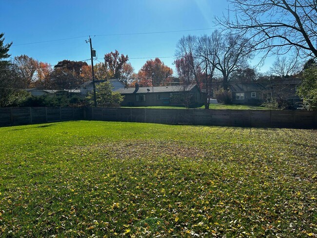 Building Photo - 487 Longfellow Ave