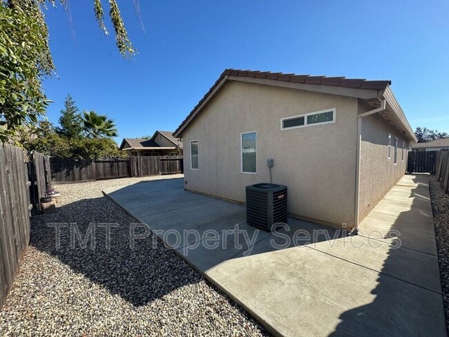 Building Photo - 9084 Pebble Field Way