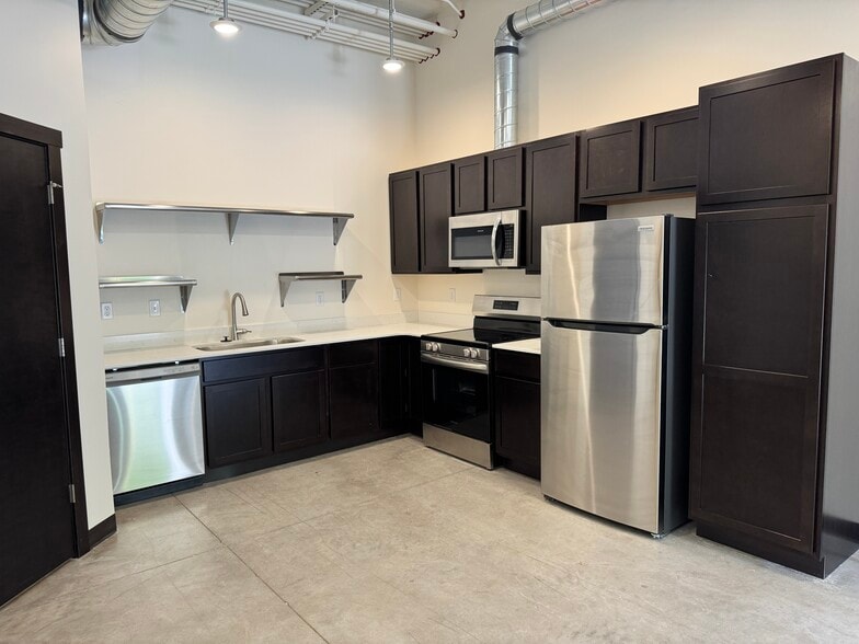 Building Photo - NewBo Ivy - Fully Occupied