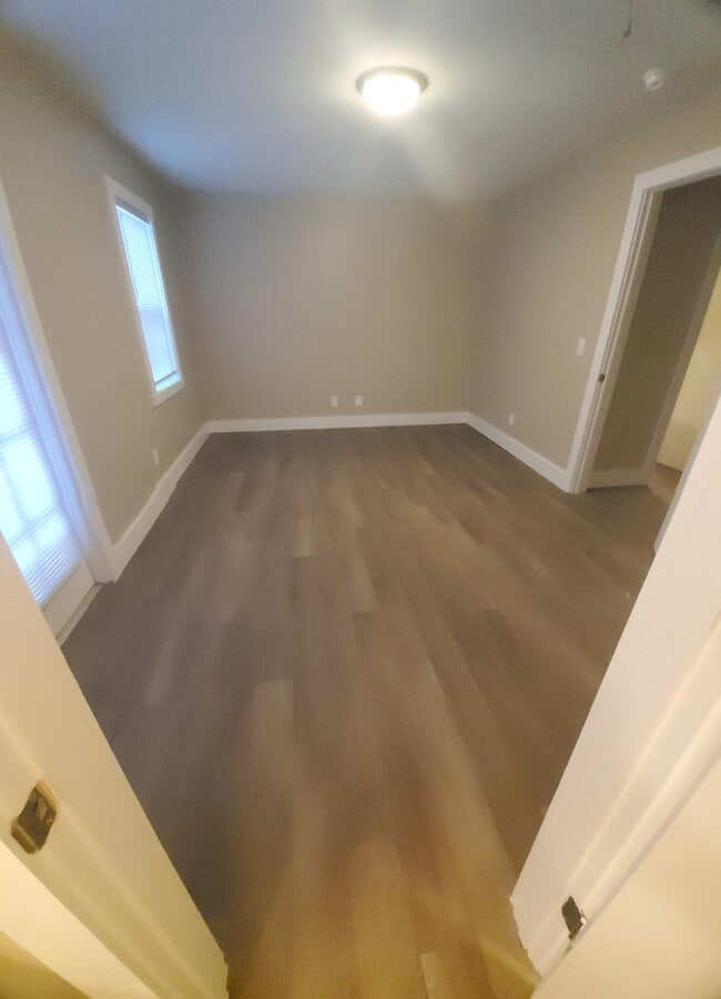 Building Photo - Percival 2005