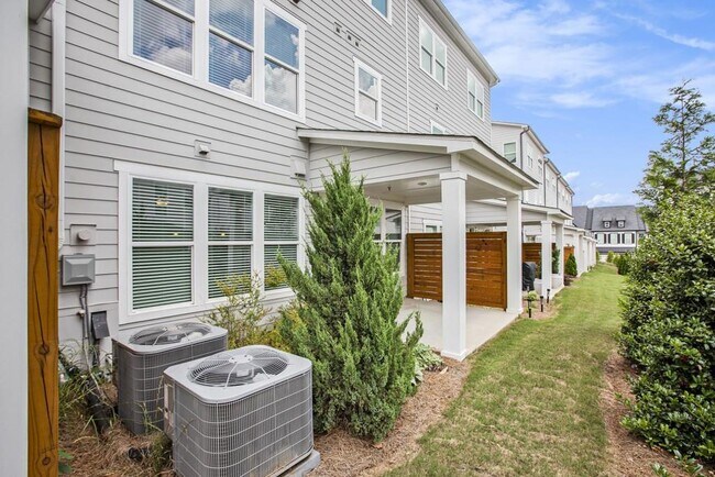 Building Photo - 1247 Winterhaven Dr