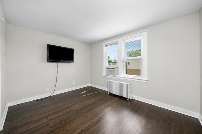 Building Photo - 7901 W Elmgrove Dr