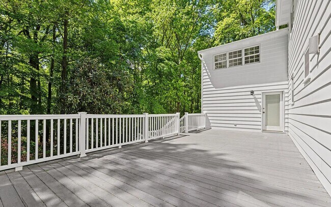 Building Photo - 7140 Persimmon Ln