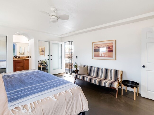 Building Photo - Spacious 4 Bedroom 2 Bathroom Home With A Pool