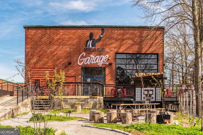 Building Photo - 907 White St SW