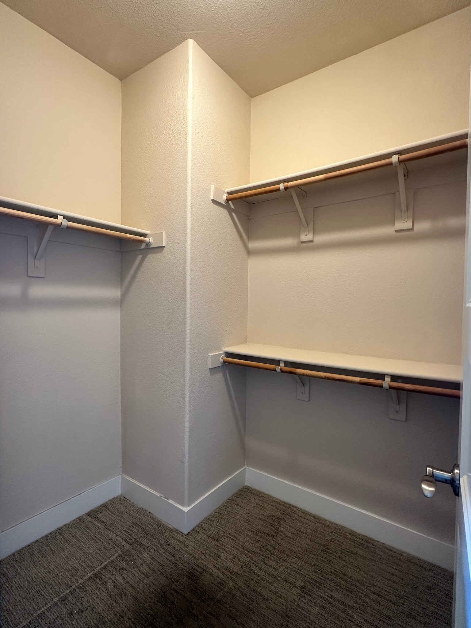Building Photo - 6673 Tralee Village Dr