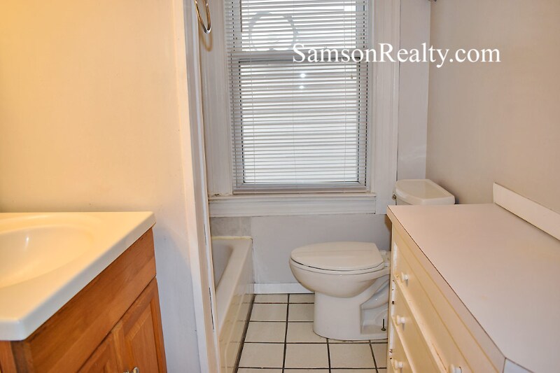 Building Photo - 111 Bowen St