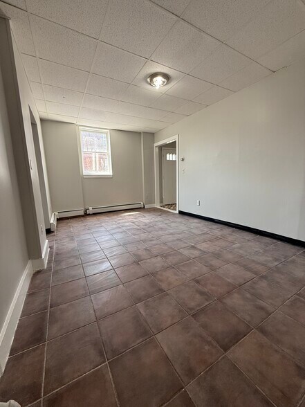 Building Photo - 75 Lodi St