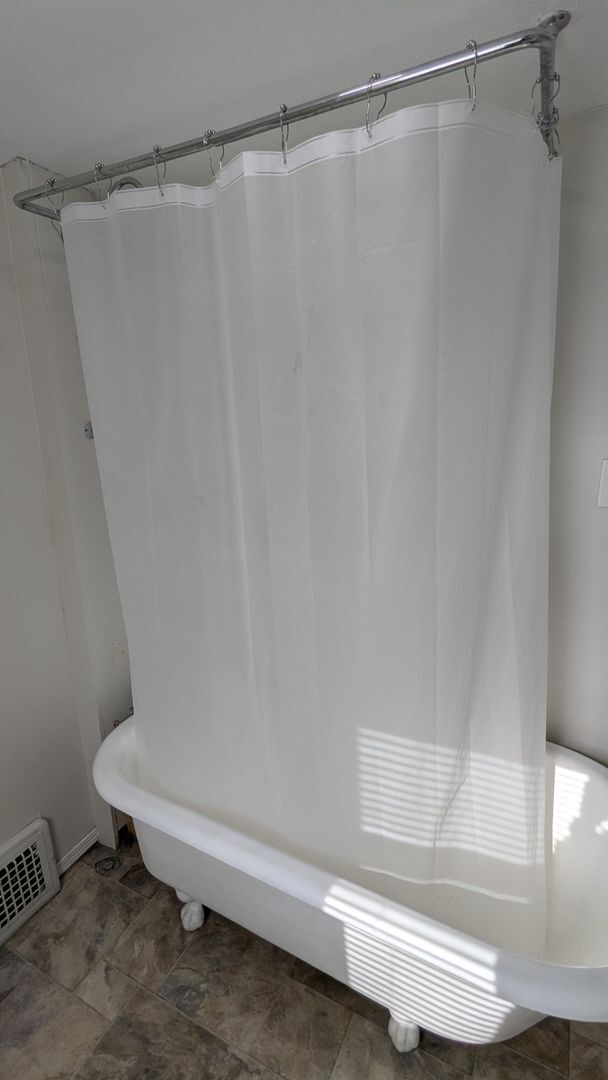 Building Photo - Charming 3-bedroom, 1-bathroom home locate...