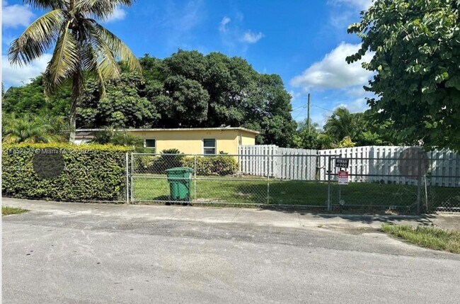 Primary Photo - 15445 Hayes Ln