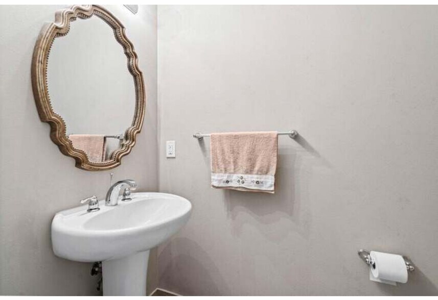 Building Photo - 5979 Monterra Club Dr