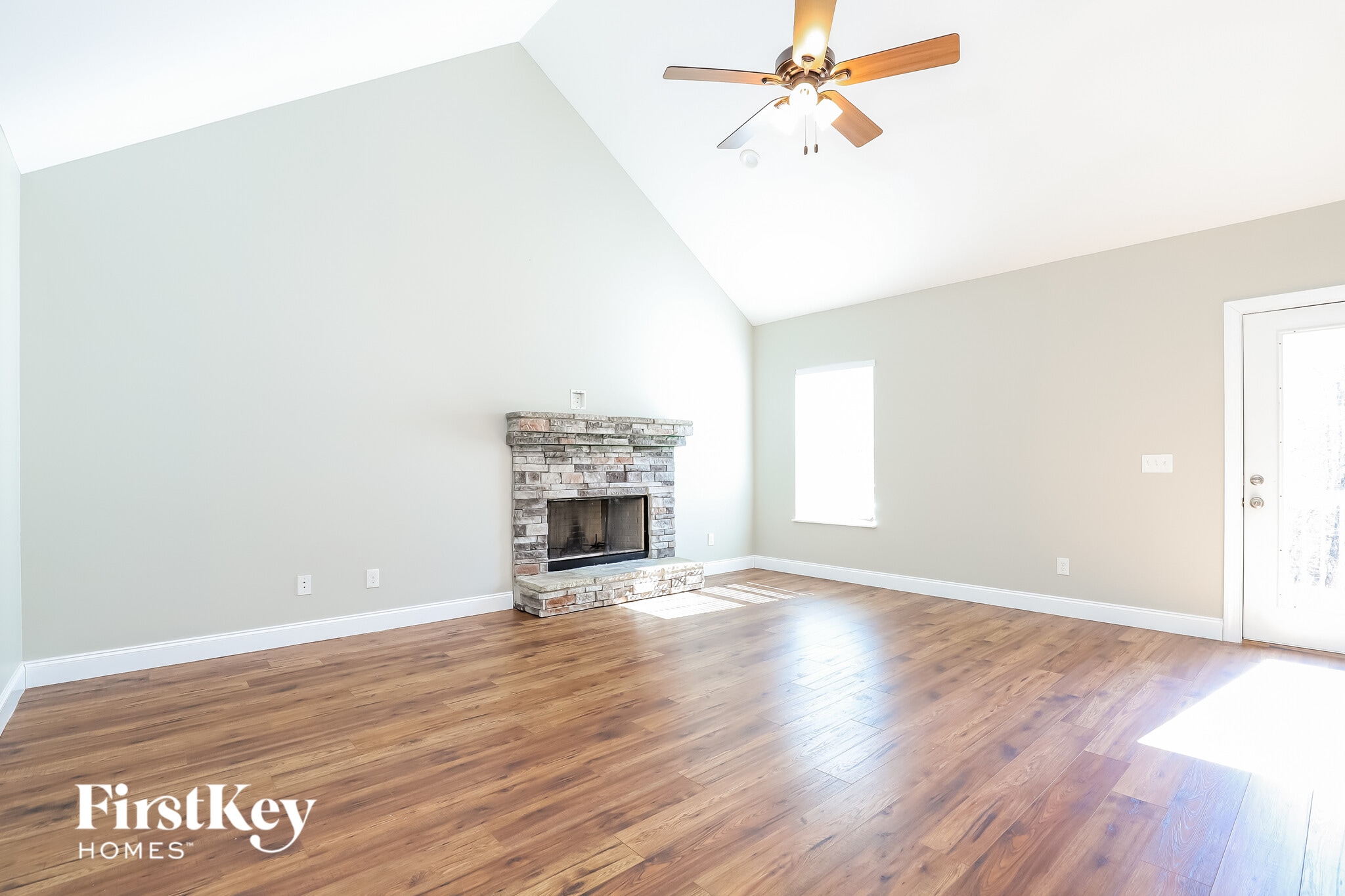 Building Photo - 17 Baker St