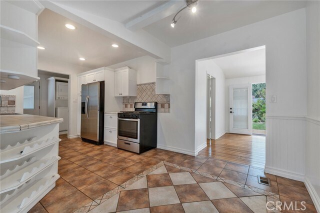 Building Photo - 3442 Laurel Canyon Blvd