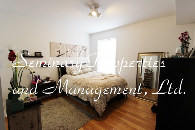 Interior Photo - 3453-55 N Bosworth