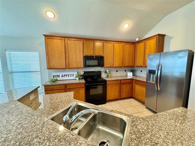 Building Photo - 2015 Lansing Cove Dr