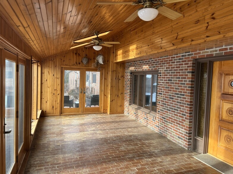 Building Photo - 2800 Mountain Rd