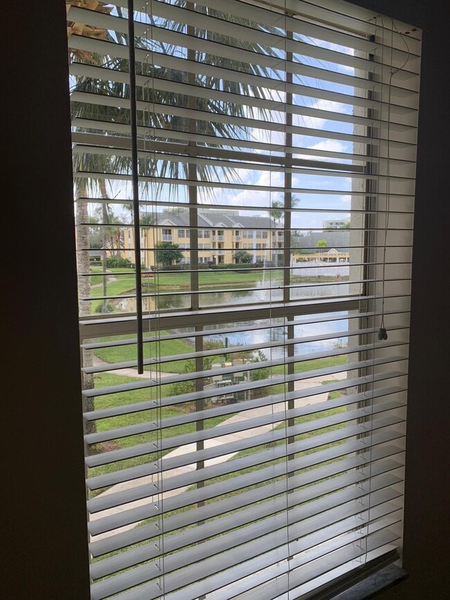 Building Photo - 6315 La Costa Dr