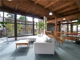 Building Photo - 396 Miraleste Dr