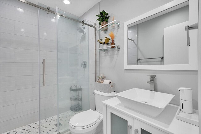 Building Photo - 7506 SW 7th Ct