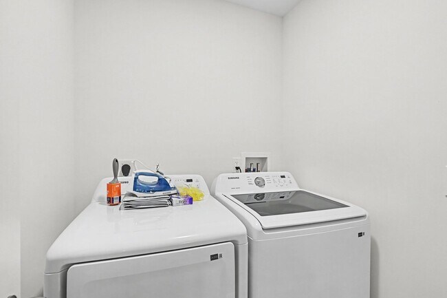 Building Photo - 2064 Thimble Creek Dr