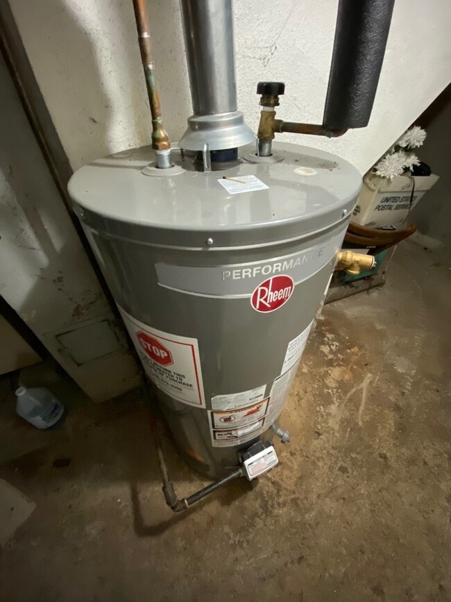 Building Photo - 43-45 Hall Avenue - 45