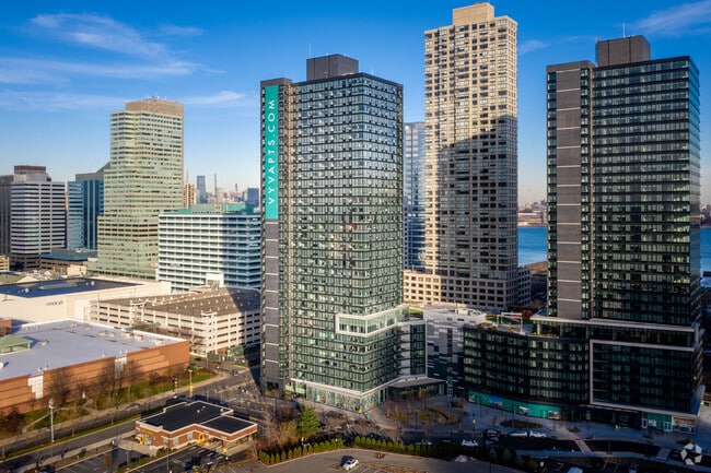 Building Photo - VYV North