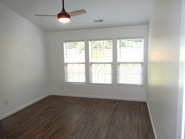 Building Photo - 4331 Crowfield Dr