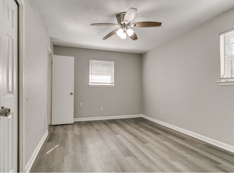 Building Photo - 1519 Rockridge Ct