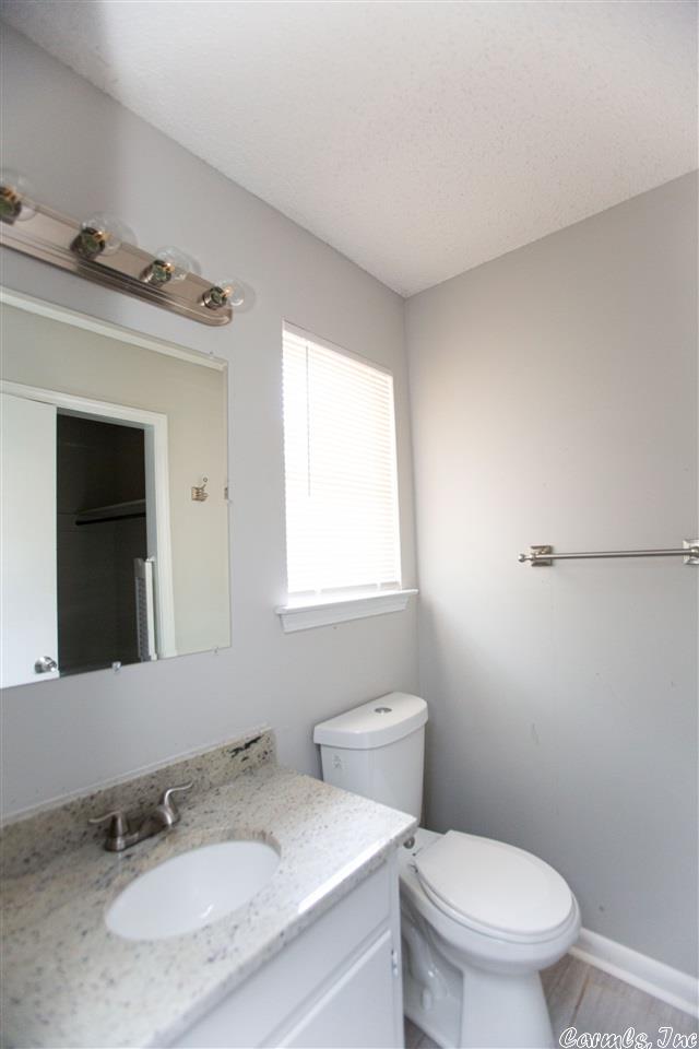 Building Photo - 318 1/2 E Lee Ave