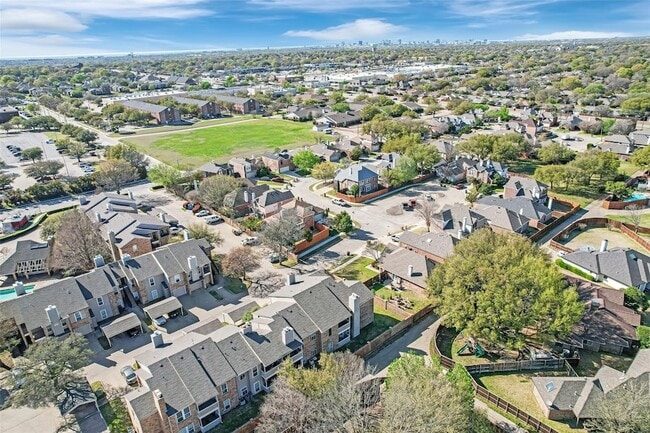 Building Photo - 1700 Amelia Ct